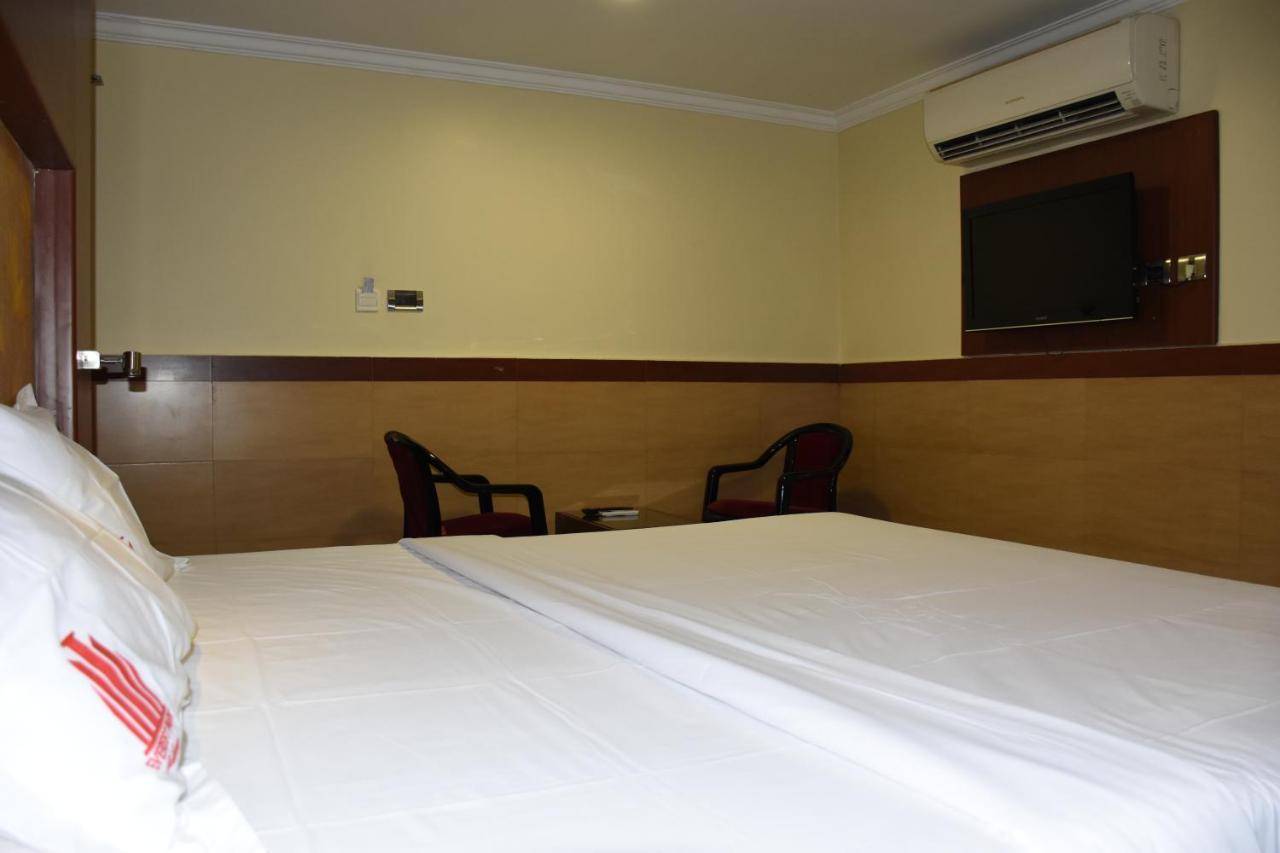 Everest Park Residency Tiruchirappalli Eksteriør billede